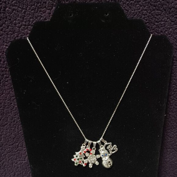 Festive AVON Christmas Charm Necklace, 18" - Picture 1 of 5